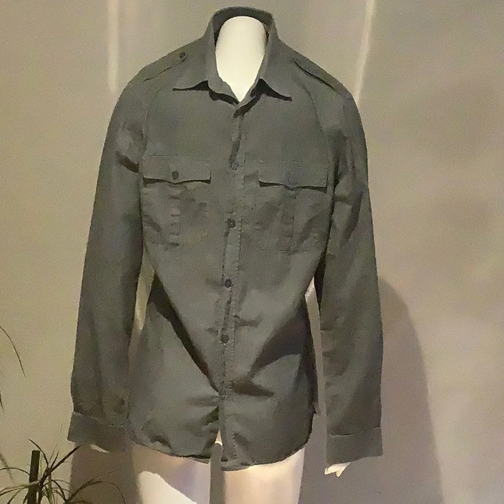 Men’s Burberry shirt - Picture 2 of 9